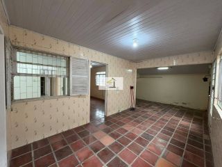 Oportunidade! Casa à venda com 3 dormitórios e quintal espaçoso em Capoeiras, Florianópolis