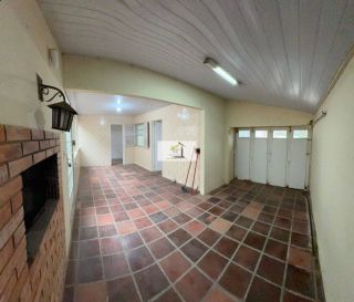 Oportunidade! Casa à venda com 3 dormitórios e quintal espaçoso em Capoeiras, Florianópolis