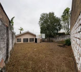 Oportunidade! Casa à venda com 3 dormitórios e quintal espaçoso em Capoeiras, Florianópolis