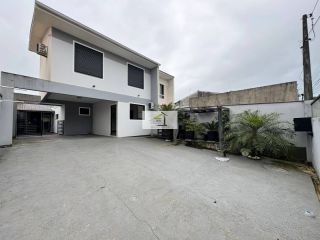 Sobrado à Venda no Ipiranga – 3 Dormitórios, Suíte e Amplo Quintal para Viver com Conforto