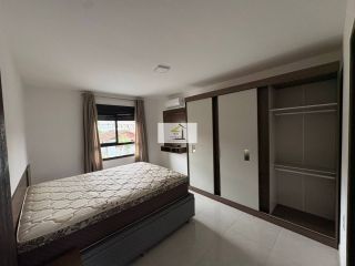 Sobrado à Venda no Ipiranga – 3 Dormitórios, Suíte e Amplo Quintal para Viver com Conforto