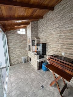 Sobrado à Venda no Ipiranga – 3 Dormitórios, Suíte e Amplo Quintal para Viver com Conforto