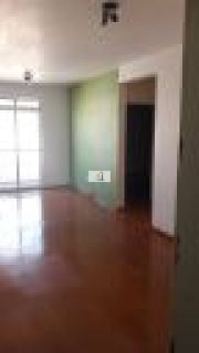 Apartamento de 2 Quartos com Sacada em Localização Privilegiada