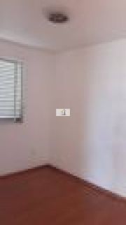 Apartamento de 2 Quartos com Sacada em Localização Privilegiada