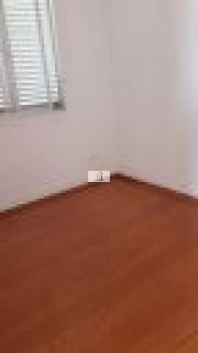 Apartamento de 2 Quartos com Sacada em Localização Privilegiada