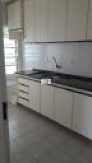 Apartamento de 2 Quartos com Sacada em Localização Privilegiada