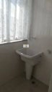 Apartamento de 2 Quartos com Sacada em Localização Privilegiada