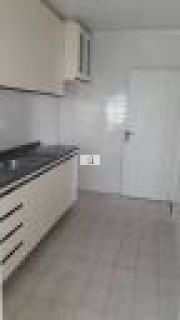 Apartamento de 2 Quartos com Sacada em Localização Privilegiada