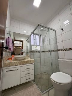 Apartamento à venda com vista para o mar e garagem no Kobrasol – Edifício Arcobaleno