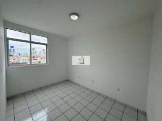 Excelente apartamento de 3 Dormitórios com Garagem na Praia Comprida – São José