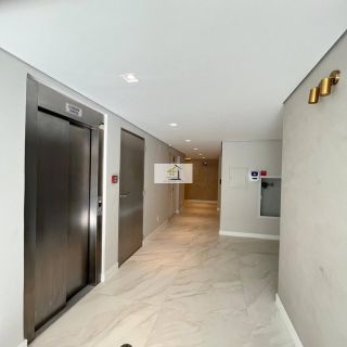 Apartamento com vista para o mar em excelente localização no Kobrasol