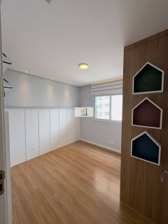 Lindo apartamento de 2 quartos com sacada gourmet e vista para o mar no Estreito