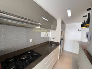 Lindo apartamento de 2 quartos com sacada gourmet e vista para o mar no Estreito
