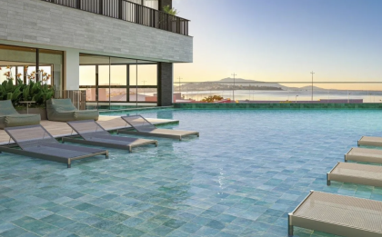 Lançamento de Alto Padrão com 3 Suítes e Sacada com Vista Mar à Venda em São José