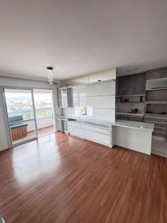 Apartamento Semi Mobiliado para Locação com Sacada