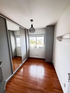 Apartamento Semi Mobiliado para Locação com Sacada