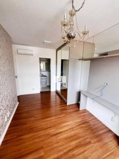 Apartamento Semi Mobiliado para Locação com Sacada