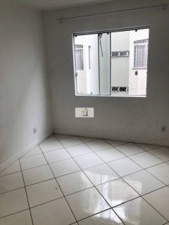 Apartamento bem localizado de 03 quartos no Kobrasol