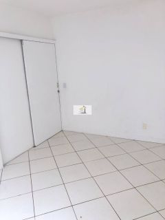 Apartamento bem localizado de 03 quartos no Kobrasol