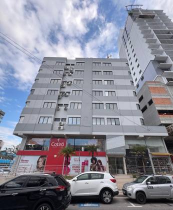 Sala comercial à venda em prédio comercial em excelente localização KOBRASOL