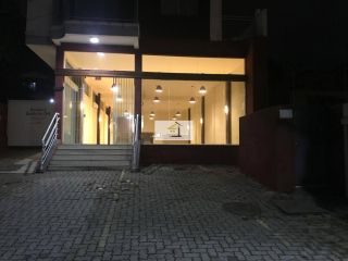 Linda loja comercial bem localizada com 200m² pronta para implantação de restaurante