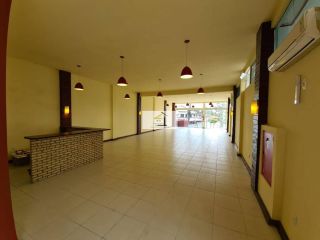 Linda loja comercial bem localizada com 200m² pronta para implantação de restaurante