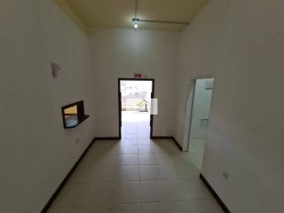 Linda loja comercial bem localizada com 200m² pronta para implantação de restaurante