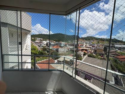 Excelente apartamento de 2 quartos com sacada no Caminho do Sol – Lazer completo em Palhoça