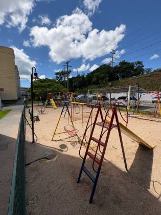 Excelente apartamento de 2 quartos com sacada no Caminho do Sol – Lazer completo em Palhoça