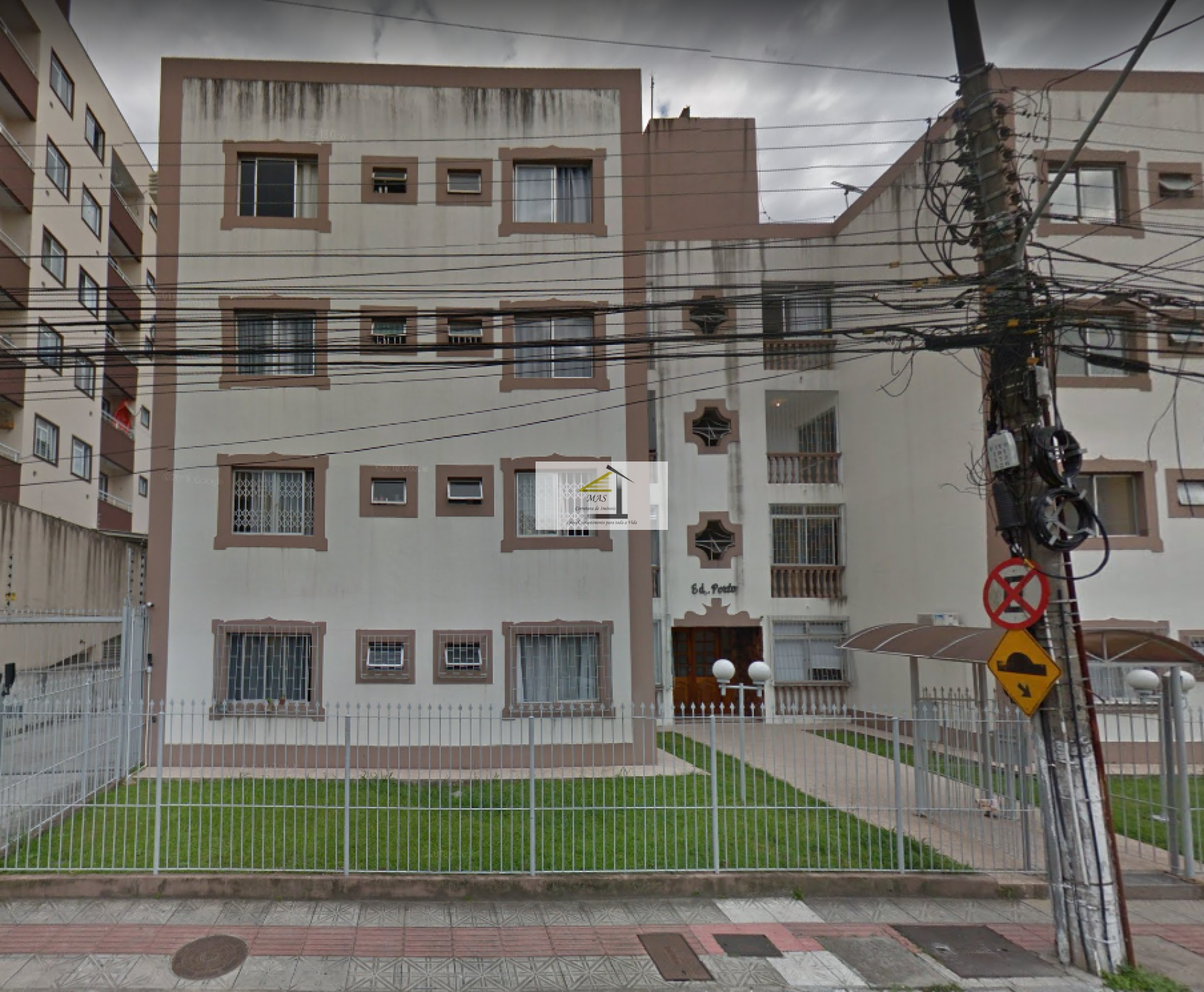 Excelente apartamento de 03 quartos, sacada e garagem no Kobrasol.