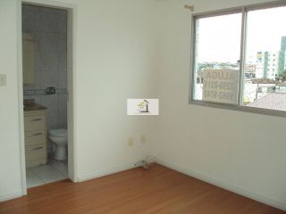 Excelente apartamento de 03 quartos, sacada e garagem no Kobrasol.