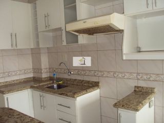 Excelente apartamento de 03 quartos, sacada e garagem no Kobrasol.