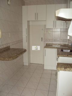 Excelente apartamento de 03 quartos, sacada e garagem no Kobrasol.