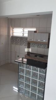 Apartamento em excelente localização com 03 quartos e estacionamento.