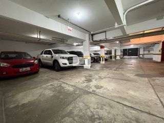 APARTAMENTO 1 SUÍTE NO KOBRASOL COM GARAGEM LIVRE E COBERTA