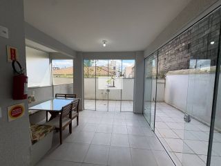 O APARTAMENTO QUE VOCÊ PROCURAVA - DUAS SACADAS, SUÍTE E GARAGEM LIVRE E COBERTA