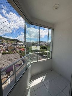 Excelente apartamento de 2 quartos com sacada no Caminho do Sol – Lazer completo em Palhoça