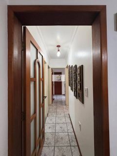 Apartamento térreo no Kobrasol, 3 dormitórios com suíte e espaço gourmet | Estuda permuta por apto no norte da ilha