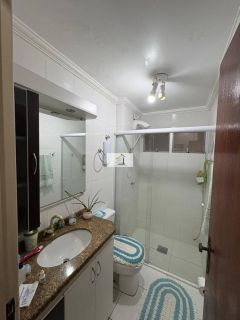 Apartamento térreo no Kobrasol, 3 dormitórios com suíte e espaço gourmet | Estuda permuta por apto no norte da ilha