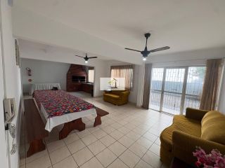 Apartamento térreo no Kobrasol, 3 dormitórios com suíte e espaço gourmet | Estuda permuta por apto no norte da ilha