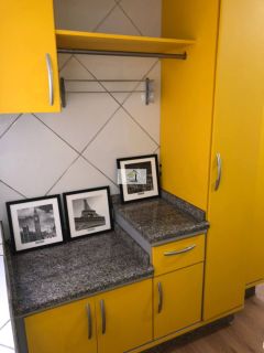 Apartamento com excelente localização de frente ao calçadão do kobrasol.