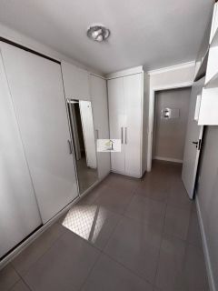 Apartamento com 2 quartos com garagem bem localizado no Kobrasol