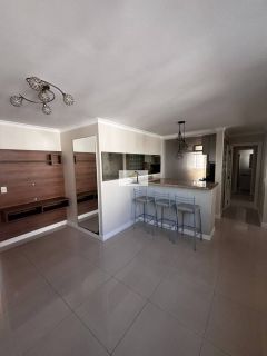 Apartamento com 2 quartos com garagem bem localizado no Kobrasol