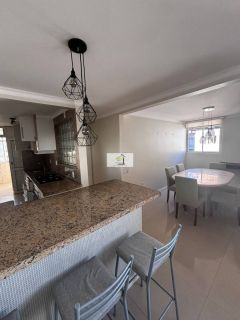 Apartamento com 2 quartos com garagem bem localizado no Kobrasol