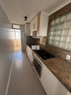 Apartamento com 2 quartos com garagem bem localizado no Kobrasol