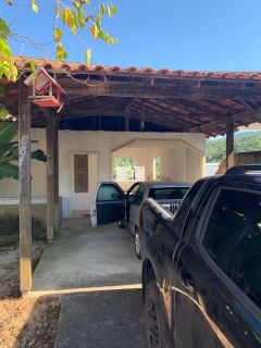 Excelente casa de 3 quartos com suite com amplo terreno e vista livre para montanha