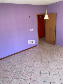 Excelente casa de 3 quartos com suite com amplo terreno e vista livre para montanha