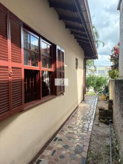 Terreno à venda com 660 m² e excelente viabilidade construtiva, com casa e duas kitnets edificadas - Picadas do Norte