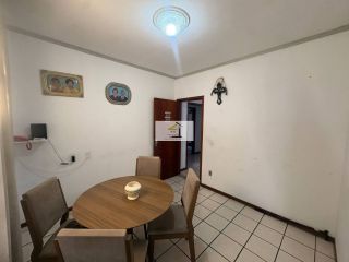Casa Ampla com Suíte e Edícula com Potencial de Ampliação a 50m da Avenida das Torres em Excelente Localização