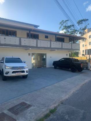 Lindo ponto comercial na Ponta de Baixo - São José